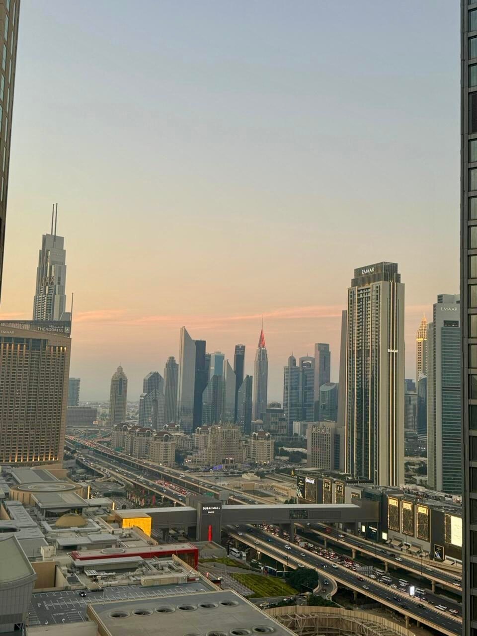 Amazing 1BR in Downtown 2Mins walk to Dubai Mall Serviced apartments