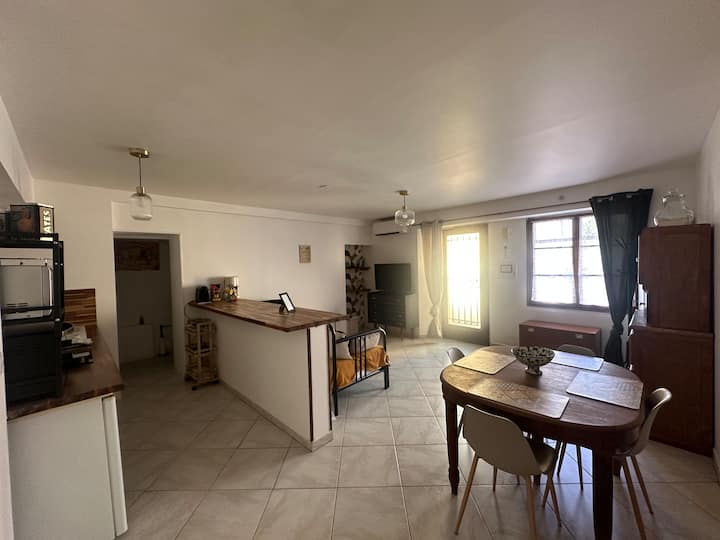 Appartement - Cœur De Village - Clim Et Wifi - Remoulins