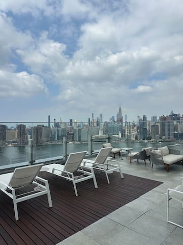 LIC luxury condo