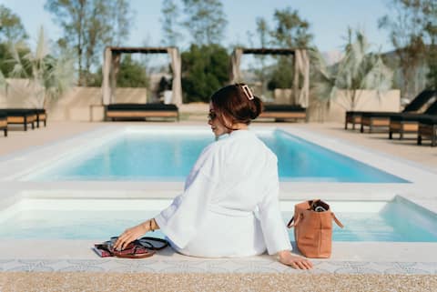 Deluxe Cabin · Jacuzzi · Nature Escape