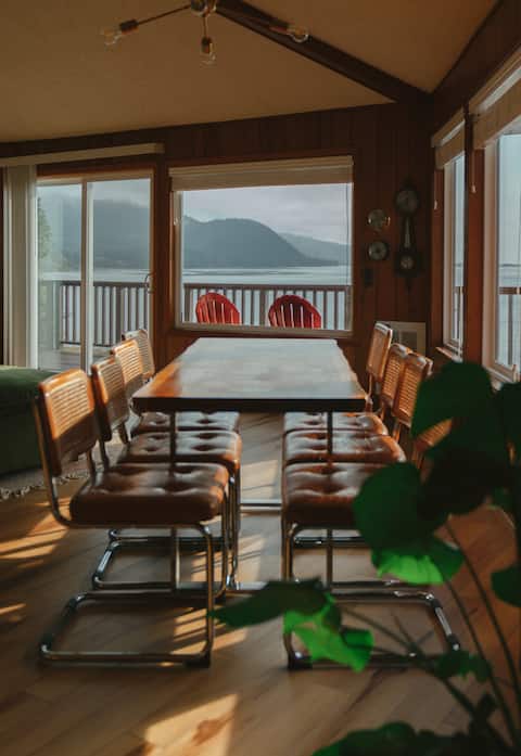 Hot Tub, King Beds, Pool Table, Shuffleboard, EV