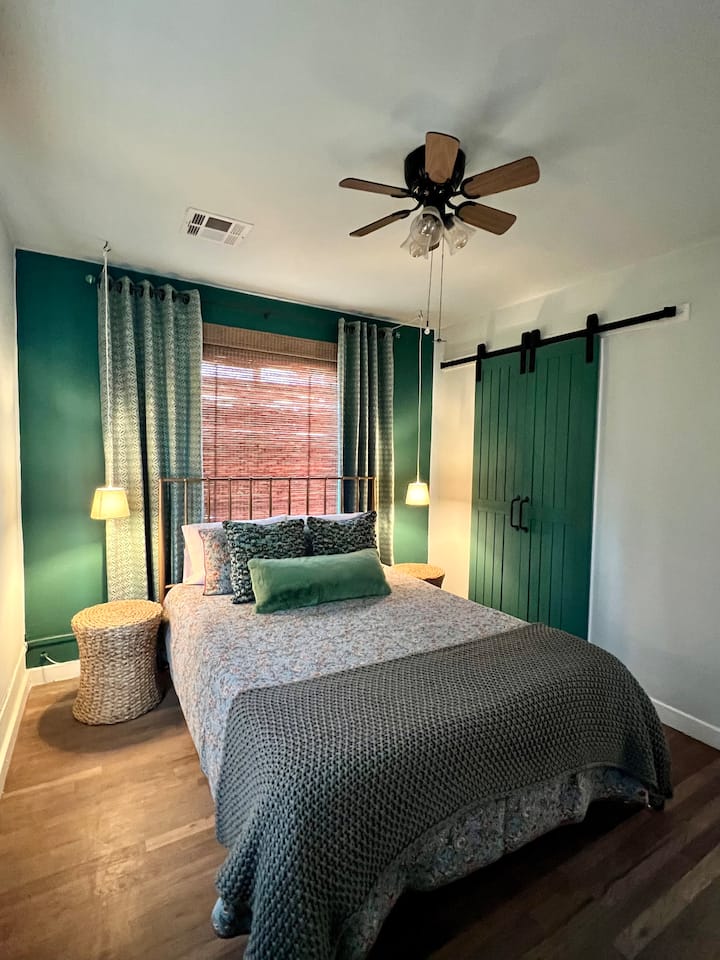 First Bedroom - Floating lights