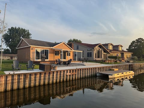 River Trail Retreat by the Bay