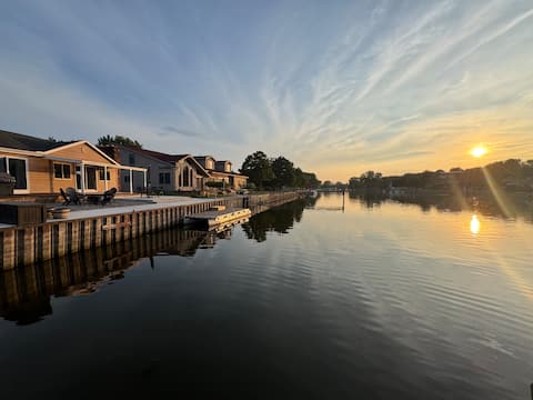 River Trail Retreat by the Bay