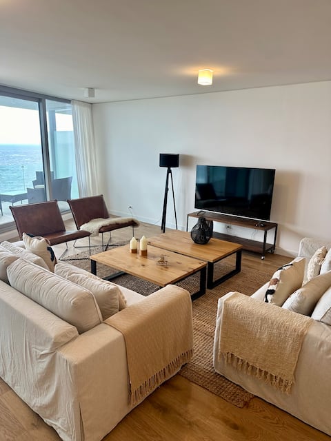 LUXURY apartment in Trump Tower, oceanfront