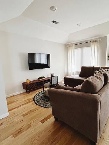 Cozy Modern Stay 3BD/2BTH/ 10 mins to EWR gallery image 4
