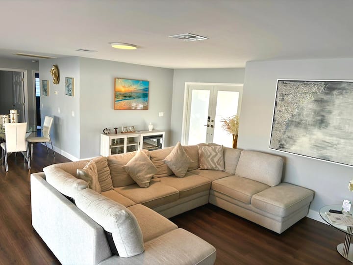 Waterfront Paradise Getaway - Fort Myers, FL