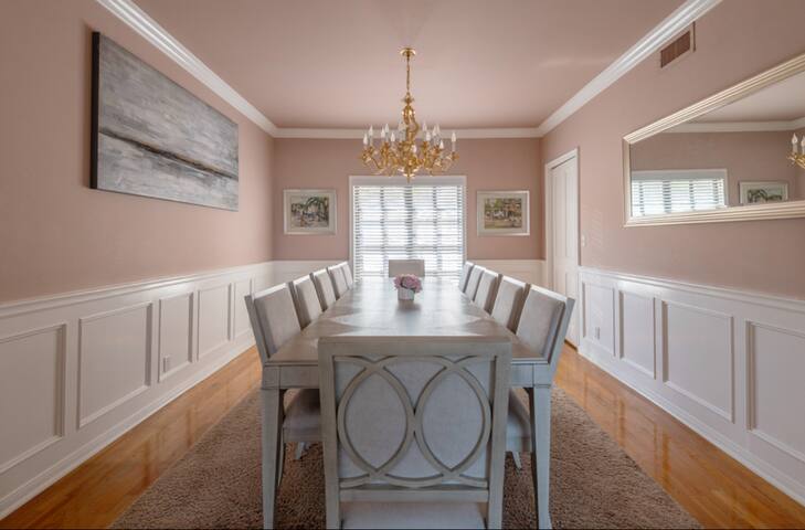 The Swan- Serene & Enormous w Views Bar Gameroom gallery image 5