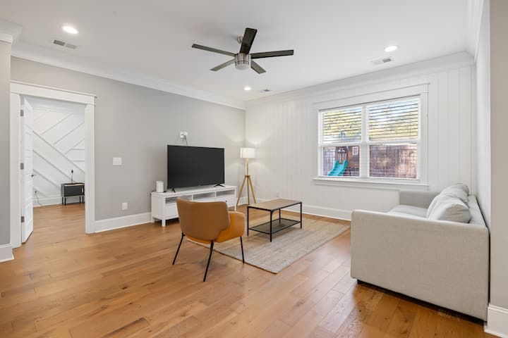 Big Modern Home W/ Plenty Parking $0 Cleaning Fee! - Goose Creek