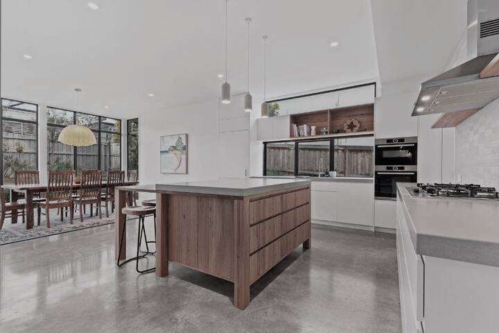 Gill Road Beach House gallery image 4