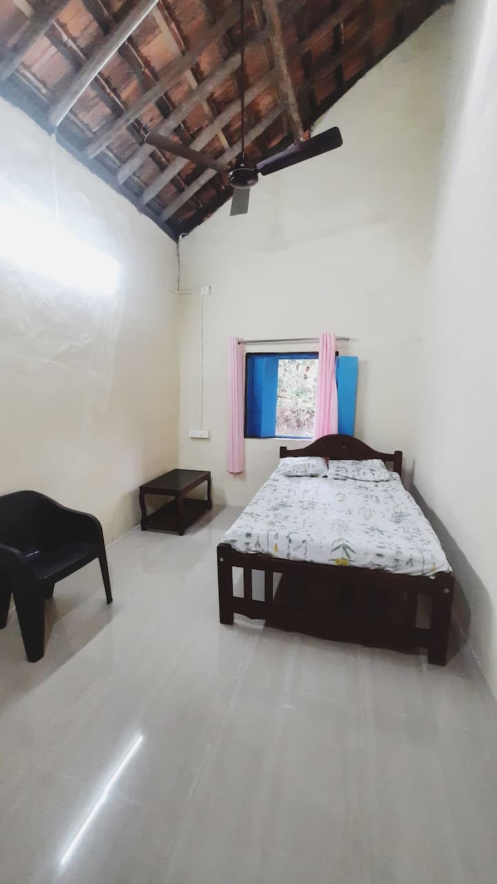 Bedroom 2 image 1