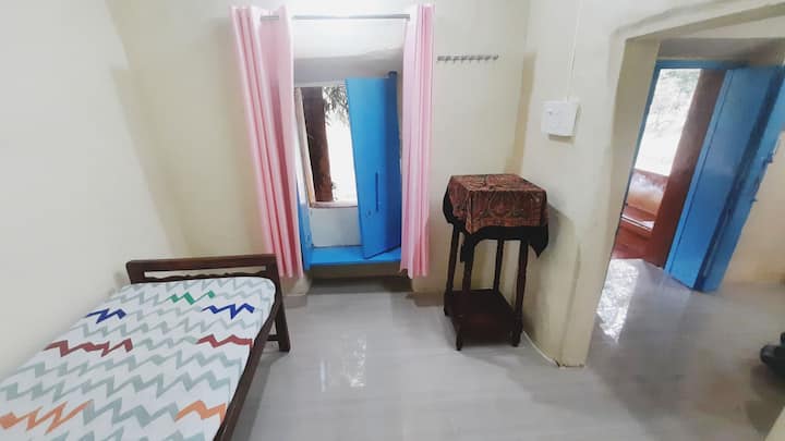 Bedroom 3 image 1