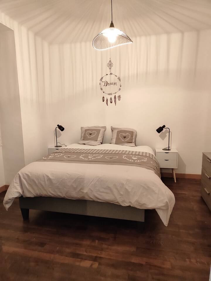 საძინებელი 1