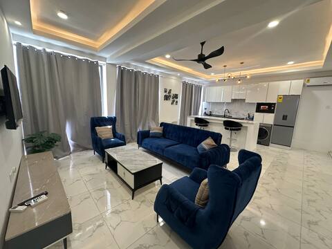 Joshua’s 3 bedroom Apartment with pool