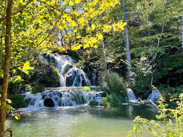 Beaverdam Falls, Top of the Rock Campsites for Rent in Covington