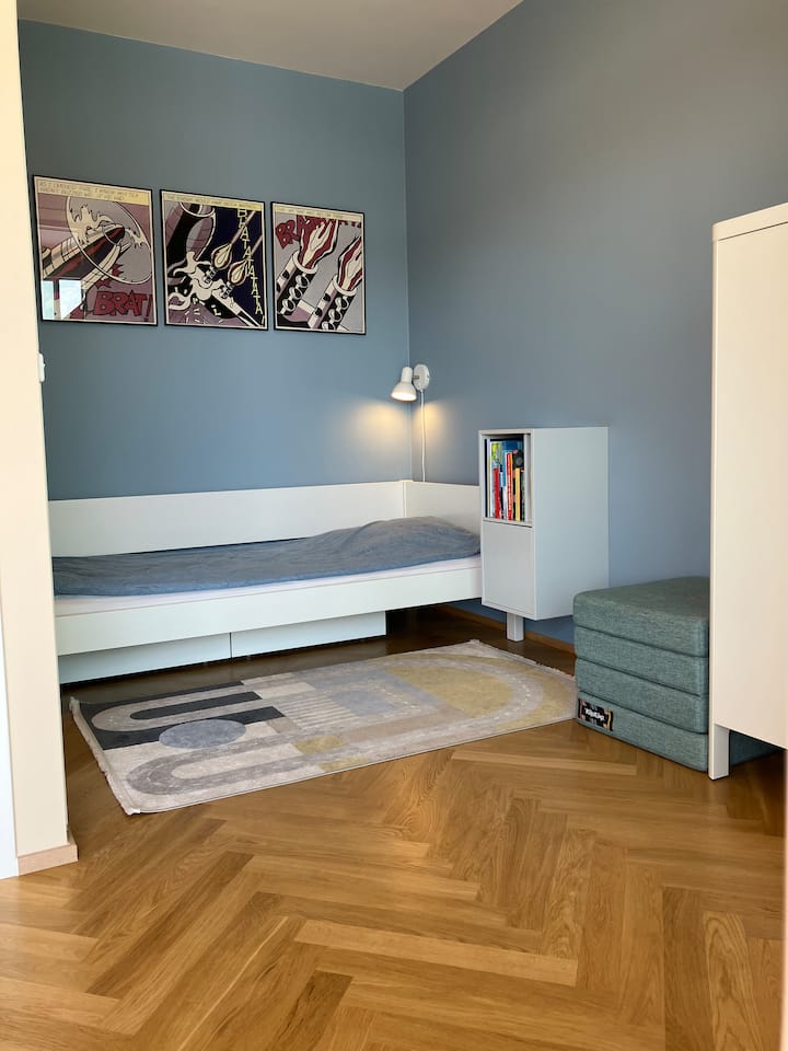 Kinderkamer met een bed van 90*190 cm