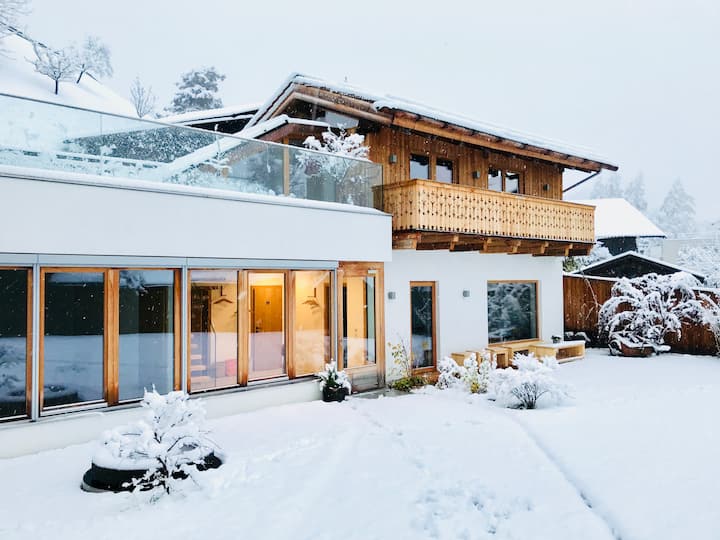Alpine Getaway Chalet – charming house & garden