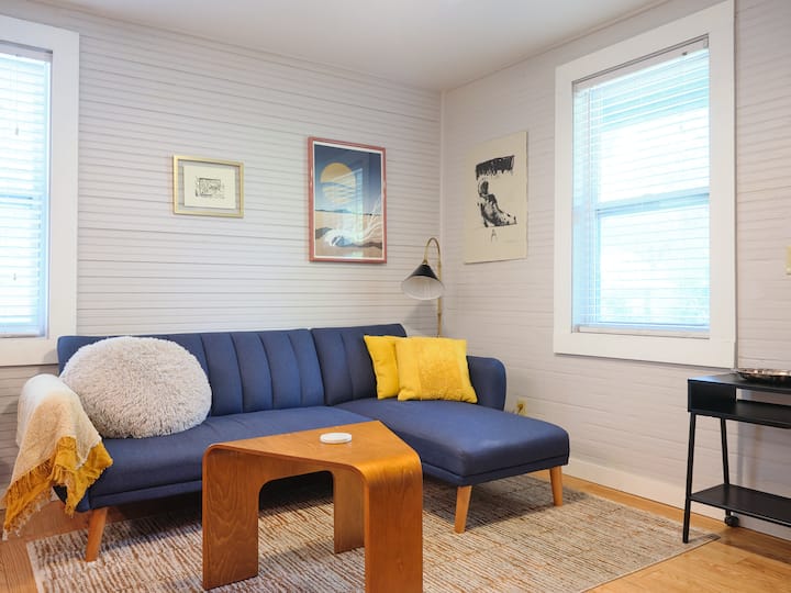 Cozy 1930s Cottage Walk To Downtown + Grove Street - Gainesville, FL