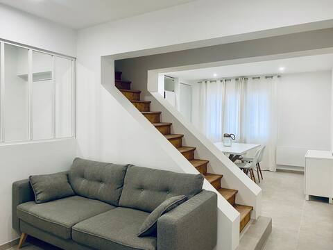 La maison aux vieux stairs (3 large bedrooms)