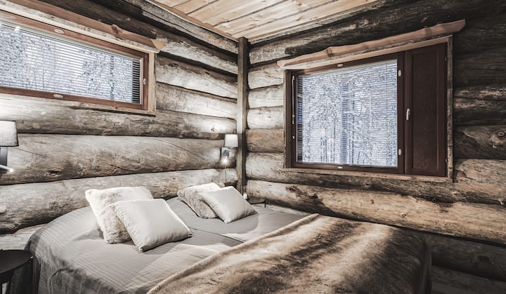 Experience the scent of centuries-old log wood and the touch of history. Sweet dreams await.