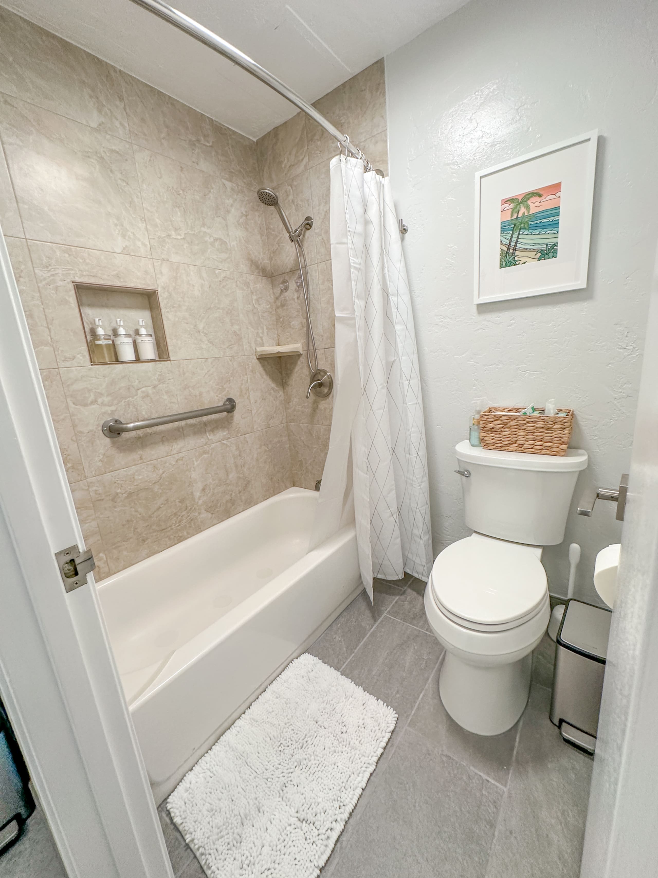 Renovated 1BR Coconut Coast Getaway w/ A/C - Photo 37