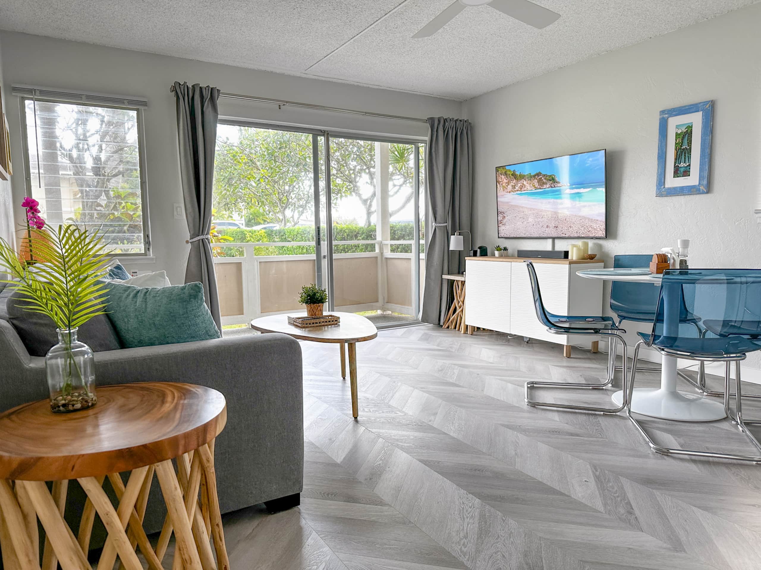 Renovated 1BR Coconut Coast Getaway w/ A/C - Photo 7