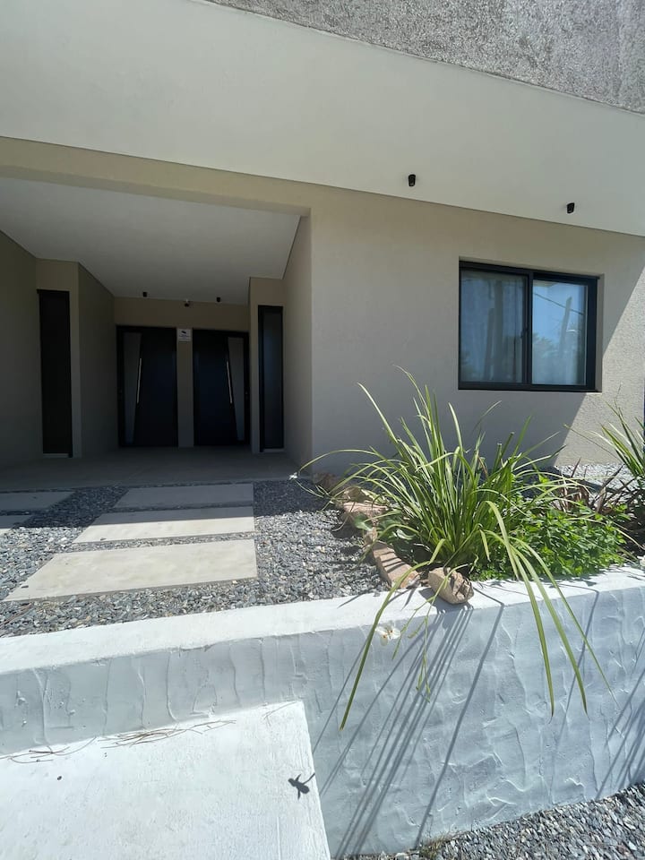 Casa Con Piscina Y Patio - Uruguay
