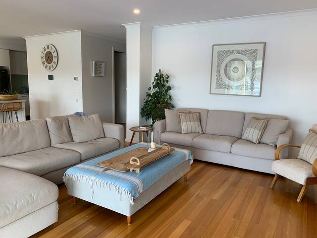 Marina-side Home 4 BDRM Sleeps 9 Pool/Spa gallery image 5