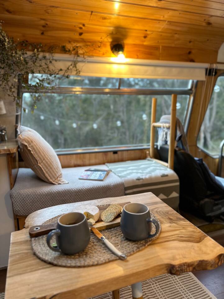 Bicheno Bus Retreat - タスマニア