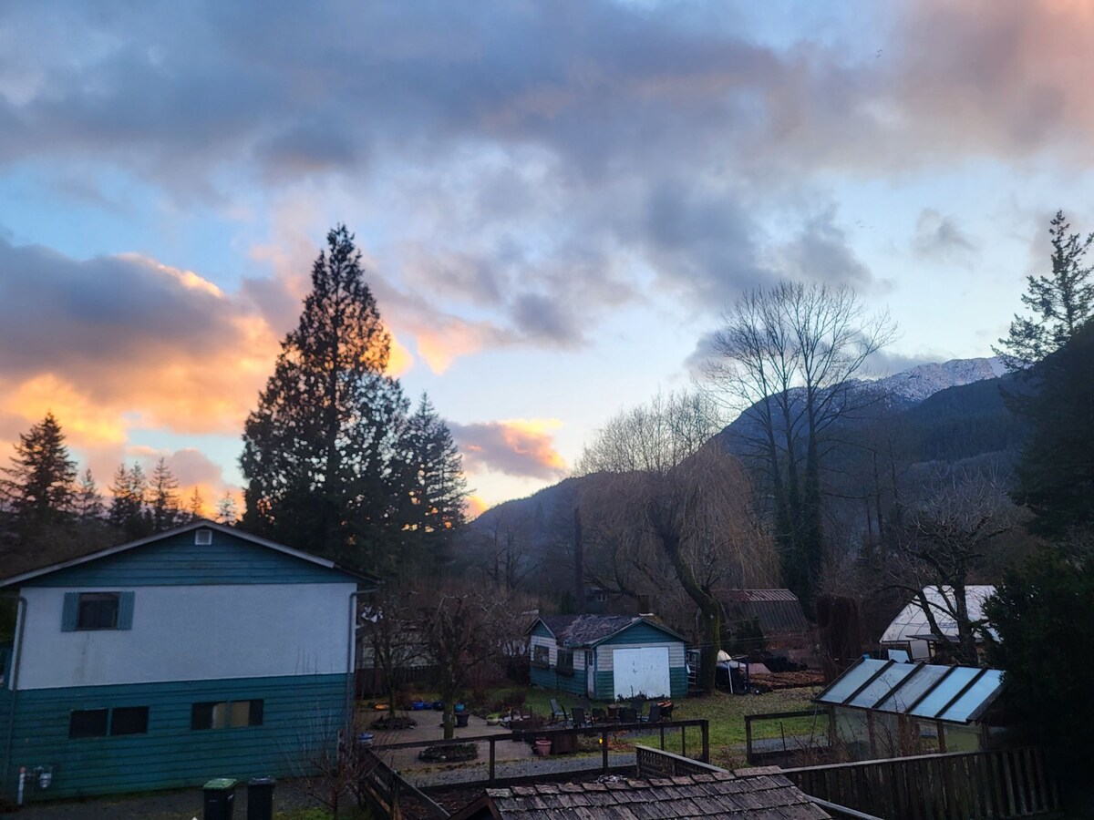 Brackendale Loco Houses for Rent in Squamish, British Columbia