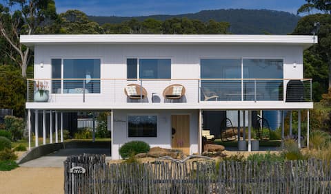 The Joneses- luxury beachfront home for two