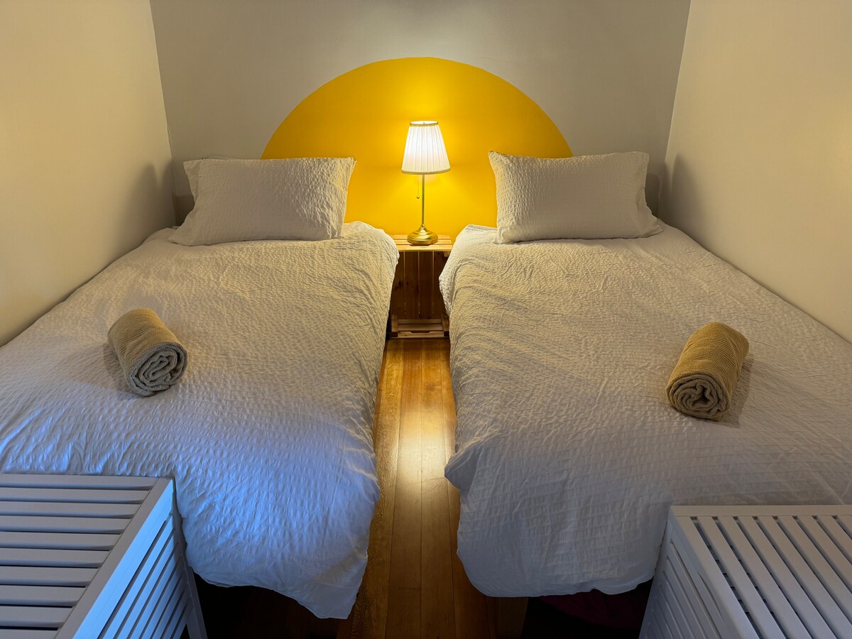 Razdvojeni bračni kreveti (standardni raspored)