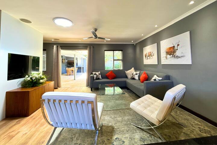 Sprigg Villa gallery image 2