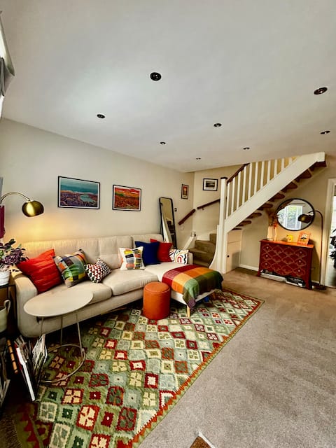Successful Airbnb property: Cosy Home in Islington with Parking in Islington