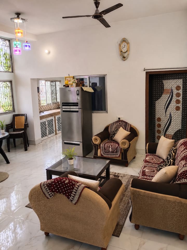 Entire 3 Bhk Near Temple | Couple & Families - Deoghar