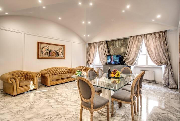 Crispi Holiday Inn gallery image 5