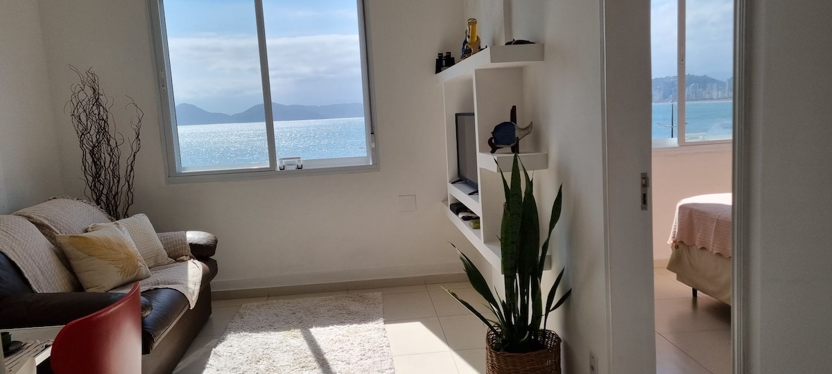 Anúncio popular: Perfect place facing the sea em Santos