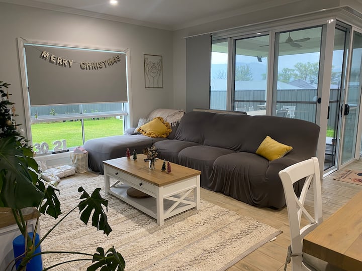 Beautiful Home Available - タムワース
