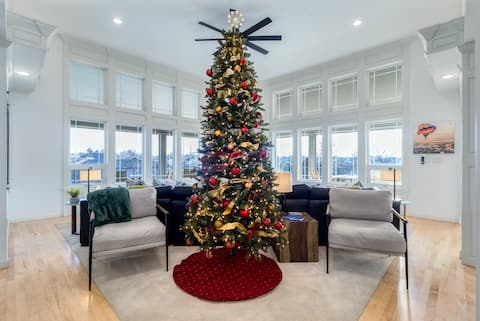 5BR Wine Retreat • Hot Tub, Arcade and 2 Kitchens