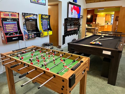 The Arena Gamer's Paradise (Central AC)
(Netflix)