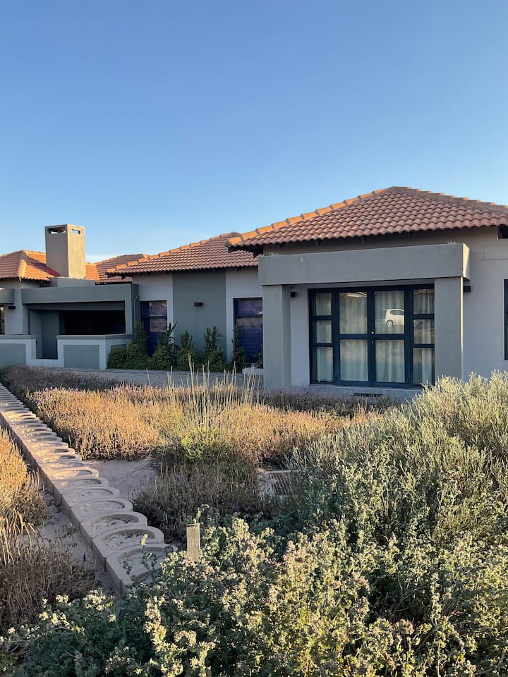 Golf Couple Getaway, Private Wildlife Estate. - Langebaan