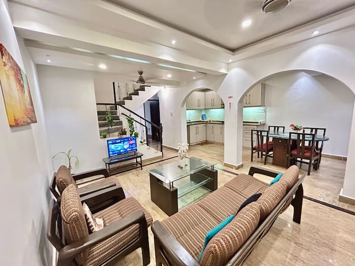 Living room image 10