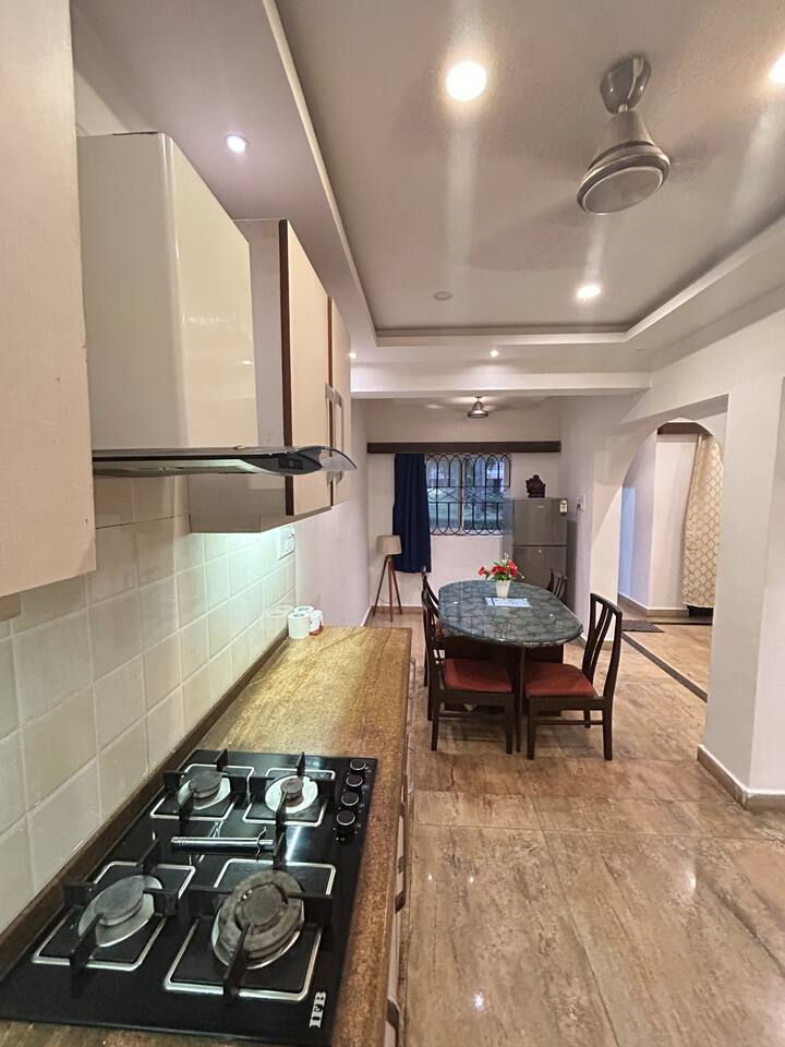 Full kitchen image 3