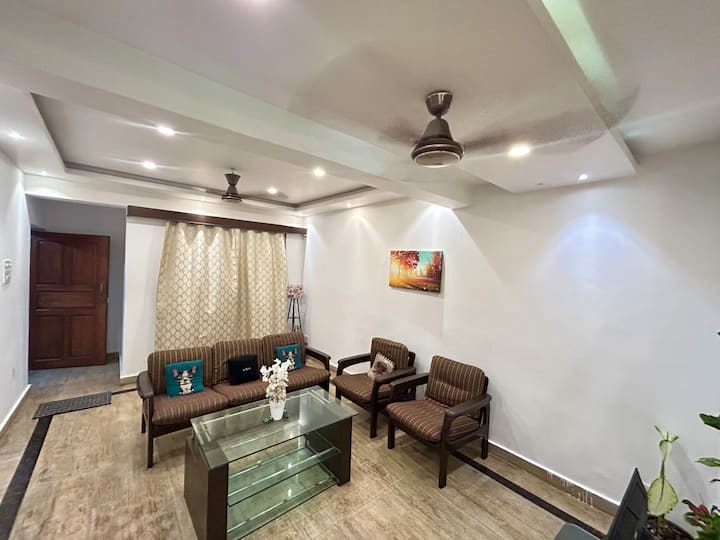 Living room image 11