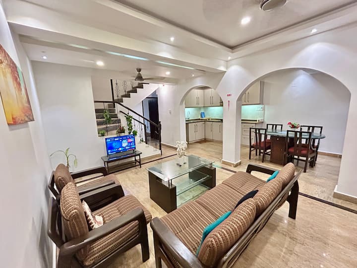 Living room image 15