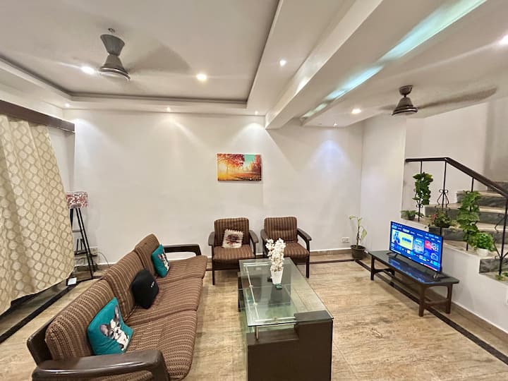 Living room image 12