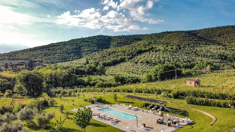 Beautiful and cozy country-house, sleeps 11