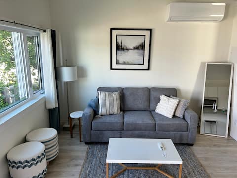 Top performing Airbnb: Kamloops Garden House in Downtown Kamloops
