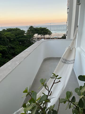 Vista Mar e Pé na areia Copacabana gallery image 3