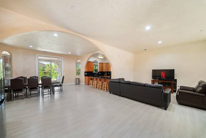 New 6br Ranch House With Alpacas - Los Angeles, CA